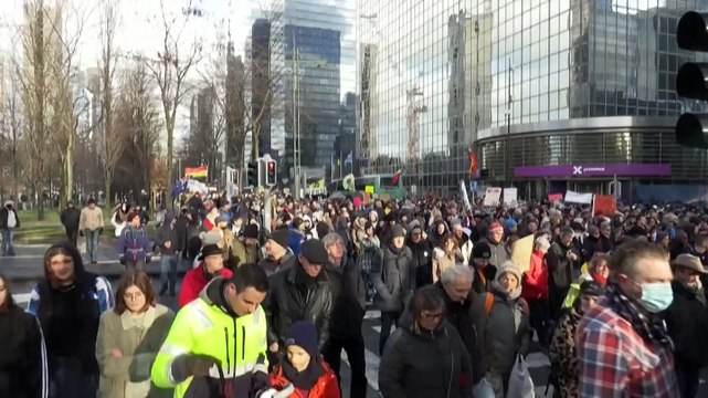 Protestas por restricciones y escalada de casos de covid-19 en el mundo