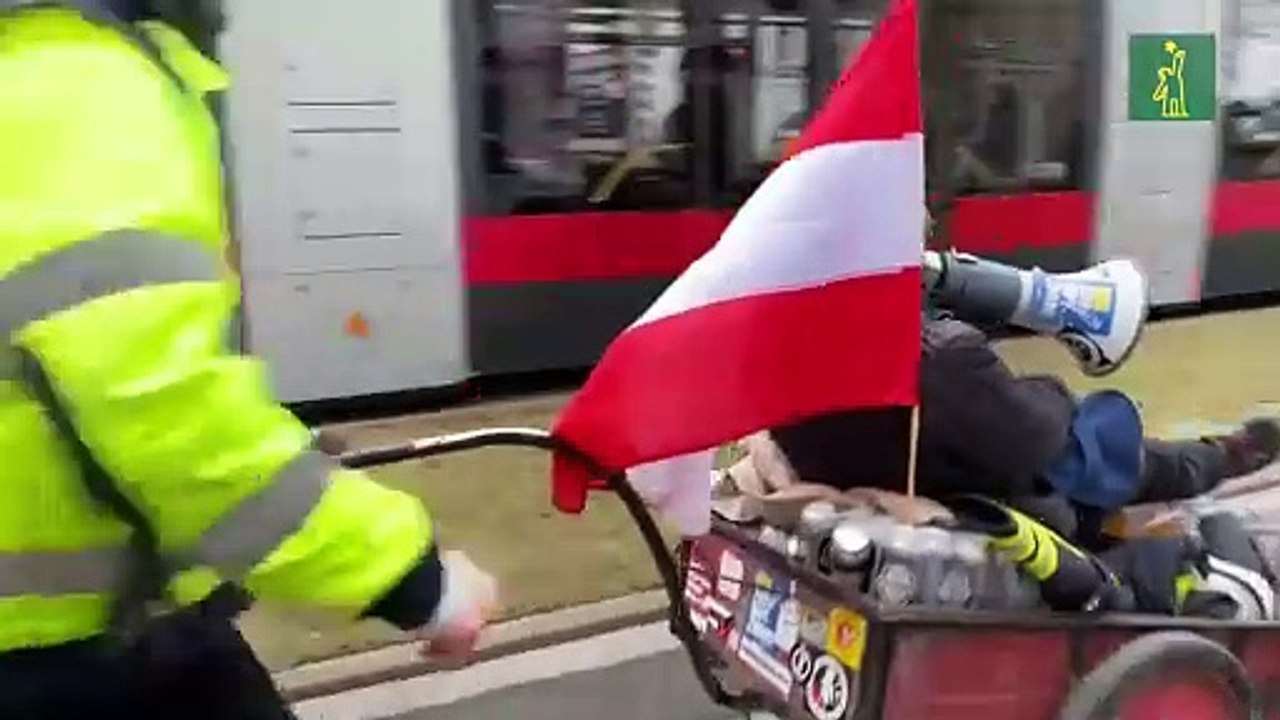 Multas y premios para animar a vacunarse contra la covid-19 en Austria