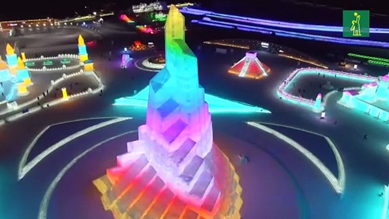 Exhiben una Pirámide de Kukulkán de hielo en festival del norte de China
