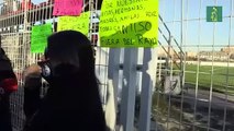 La afición del Rayo protesta contra el entrenador femenino: 