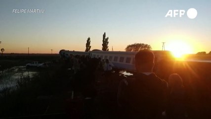 Tren con unos 500 pasajeros descarrila en Argentina y deja 17 heridos leves
