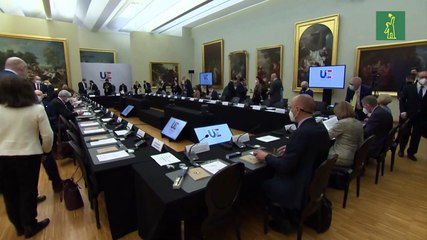 La UE considera que aún es pronto para tratar al coronavirus como un virus más