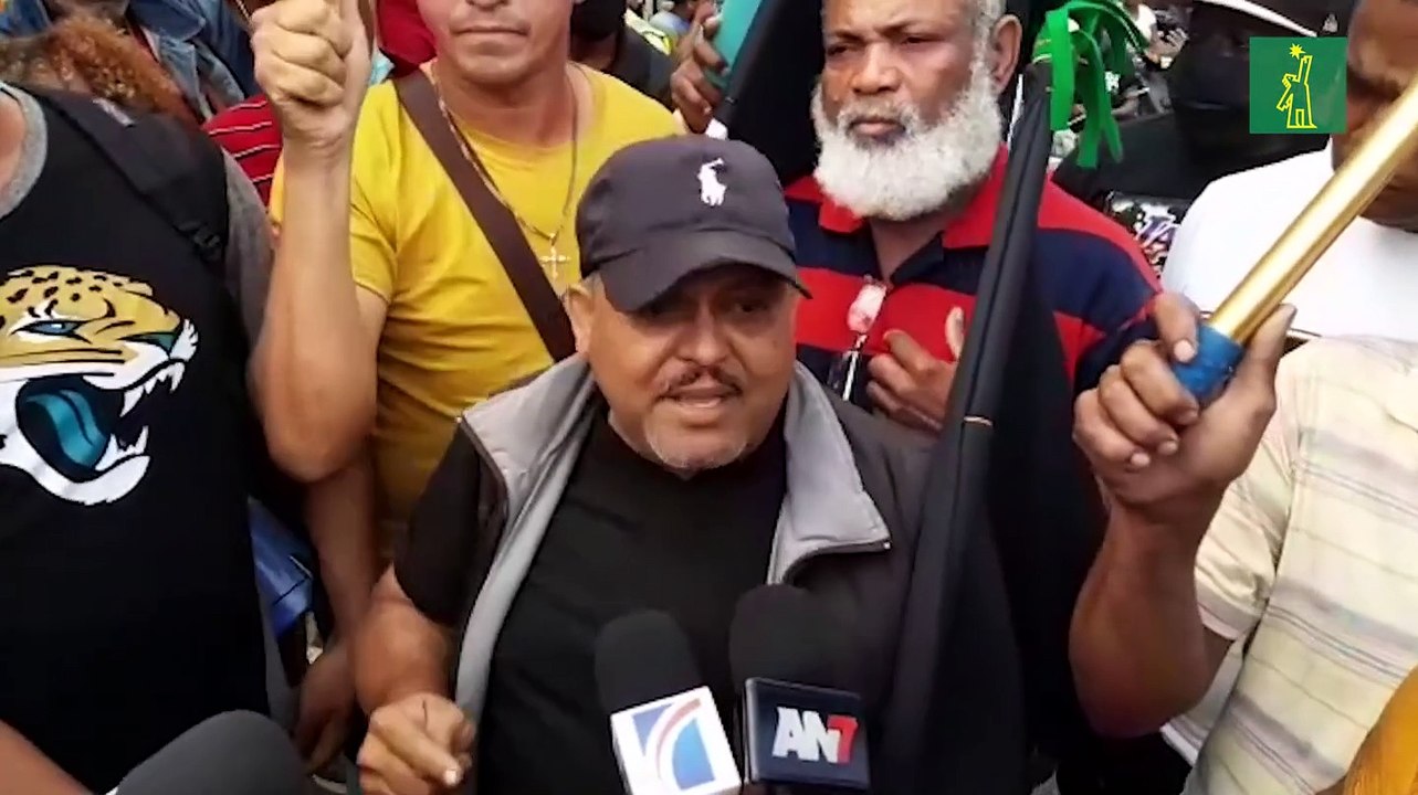 En Capotillo protestan contra alza de los combustibles y canasta familiares