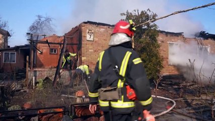 Bombardeo ruso en un barrio residencial de la capital de Ucrania