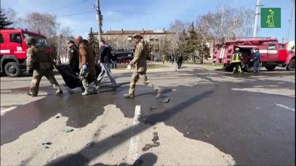 Zelenski pide condena internacional tras ataque a estación de tren en Kramatorsk