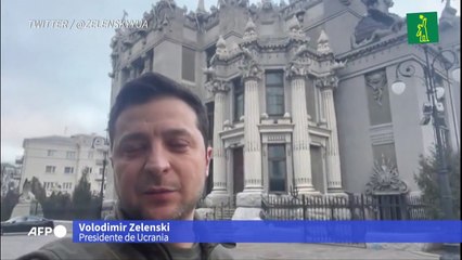 Presidente Zelenski pide a ucranianos defender Kiev, tras noche de ataques