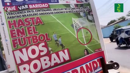 Hinchada peruana indignada por "el robo" del partido contra Urugua