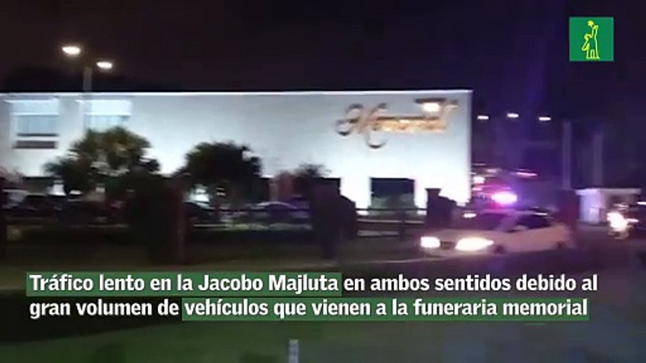 Tráfico lento en la Jacobo Majluta en ambos sentidos debido al  gran volumen de vehículos que vienen a la funeraria memorial