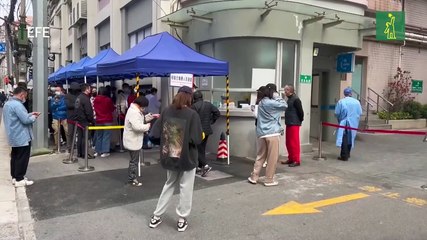 Protestas y peleas ilustran el hartazgo de los chinos sobre la política de "cero covid"