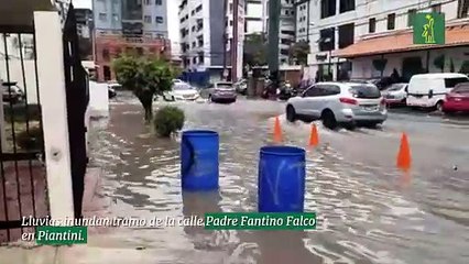 Lluvias inundan sector de la Calle Padre Fantino Falco en Piantini