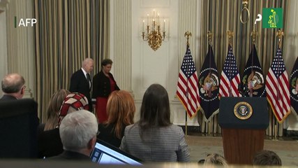 Biden dice que "no se retracta" de haber dicho que Putin no puede permanecer en el poder