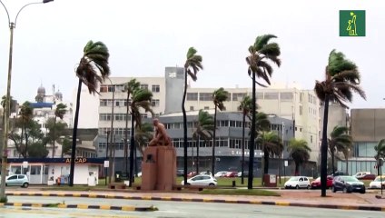 Fuertes vientos por ciclón Yakecan golpean costas de Uruguay