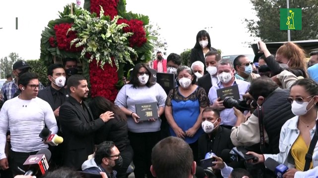 Un año después, sobrevivientes de tramo colapsado de metro en México exigen su demolición