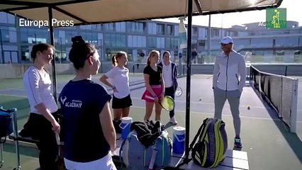 Rafa Nadal visita las instalaciones de su academia de tenis
