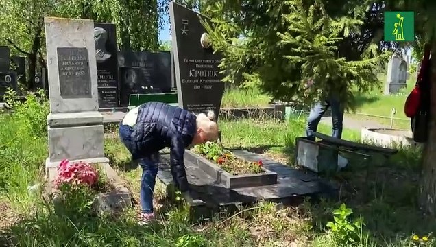 Los ucranianos honran a sus viejos combatientes a la espera de otra Victoria