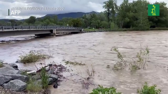 Decenas de personas rescatadas en helicóptero por inundaciones en Yellowstone