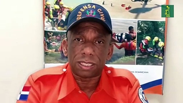 Lluvias provocan inundaciones y vientos derriban árboles en Santiago