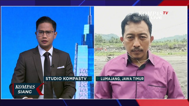 Warga Lumajang Lintasi Sungai Naik Alat Berat Buntut Dusun Masih Terisolasi Banjir Lahar Semeru