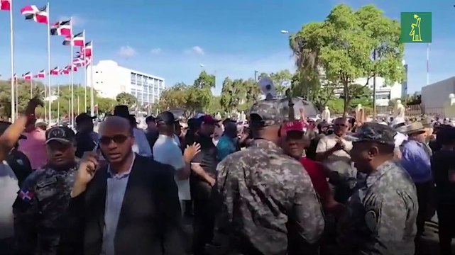 Protestan frente al Congreso Nacional por modificación de las leyes de las Fuerzas Armadas y Policía Nacional