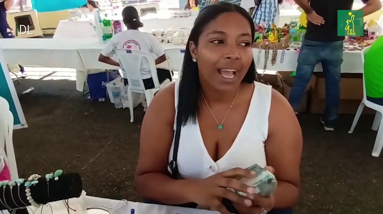 Jóvenes presentan sus emprendimientos en Feria del Ministerio de la Juventud