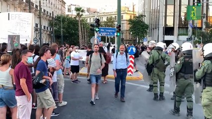 Manifestantes piden liberar a anarquista griego en huelga de hambre