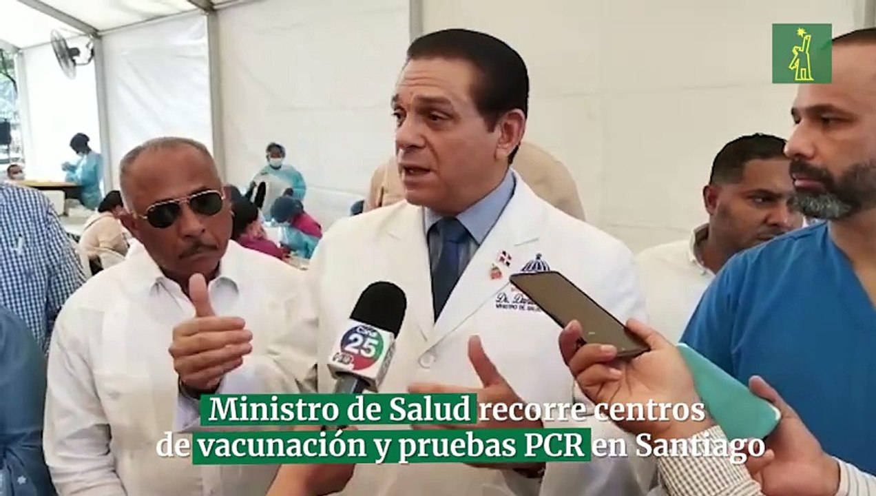Ministro de Salud recorre centros de vacunación y pruebas PCR en Santiago