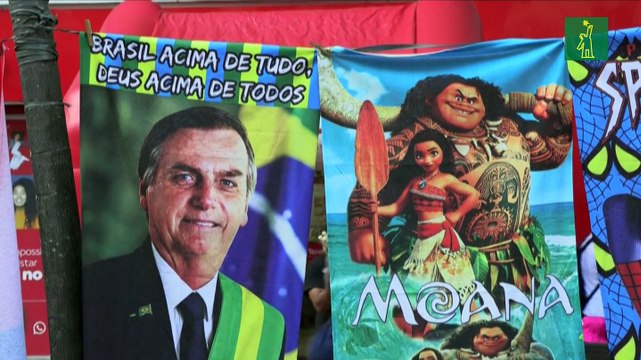 ¿Lula o Bolsonaro? En Rio, las toallas con efigies se popularizan a tres meses de comicios