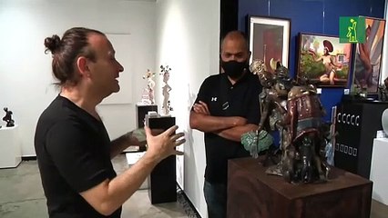 "Chao tradición", la escultura del papa Francisco tirando a un bebé que causa polémica en México