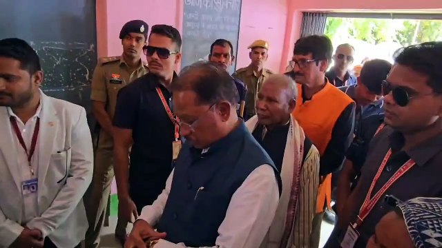 त्रिस्तरीय पंचायत चुनाव के तीसरे चरण में CM साय ने किया मतदान