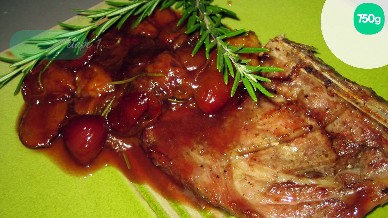 Côtelettes de porc et compotée de prunes caramélisées