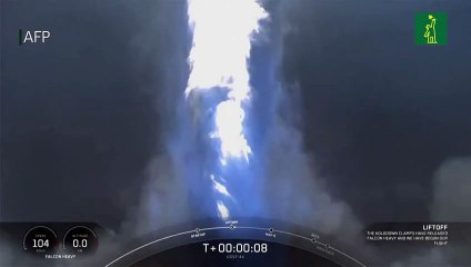 Estadounidense SpaceX lanzó cohete Falcon Heavy, el más poderoso del mundo
