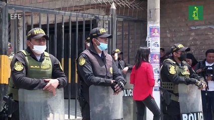 Fiscalía allana casas de 6 congresistas y de una hermana de Castillo