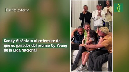 Sandy Alcántara al enterarse de que es ganador del premio Cy Young de la Liga Nacional