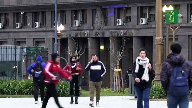 Abrir el documento en una nueva ventana Agregar al carrito Imprimir Elementos relacionados Share this document Descargar1:27 WEBMostrar/Ocultar información El FMI abre la vía para desembolsar a Argentina unos USD 6.000 millones