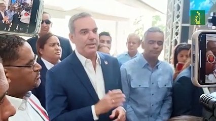 El presidente dejó hoy iniciado el período de prueba  del Teleférico de Los Alcarrizos