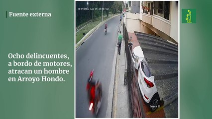 Ocho delincuentes, a bordo de motores, atracan un hombre en Arroyo Hondo