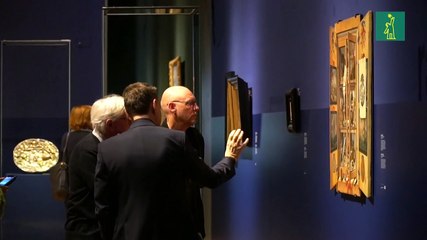 Una exposición que "reinterpreta la naturaleza" con criaturas bellas y espeluznante