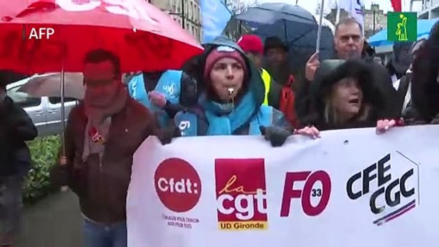 Huelgas masivas y manifestaciones en Francia contra reforma de las pensiones
