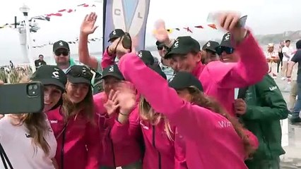 Seis mujeres reman 8.000 km para unir Sudamérica con la Polinesia francesa