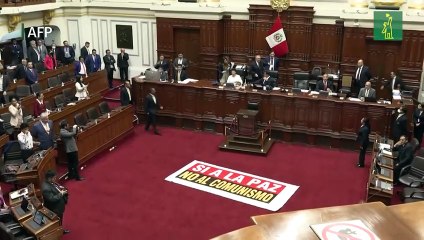 Congreso de Perú mantiene el suspenso sobre elecciones con movilizaciones sin cese