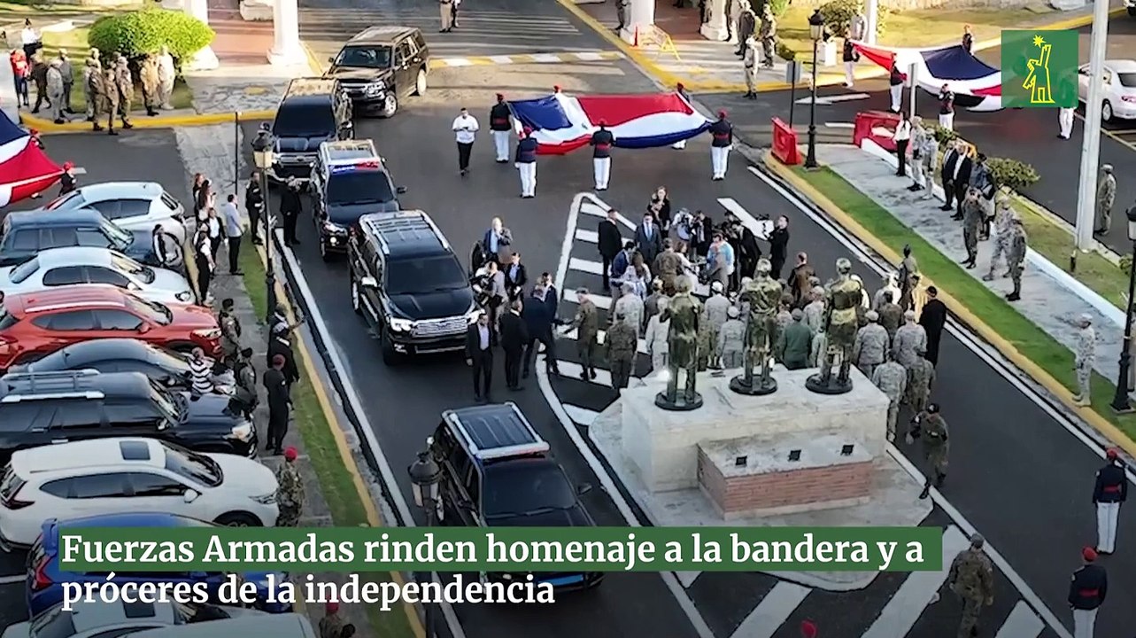 Fuerzas Armadas rinden homenaje a la bandera y a próceres de la independencia
