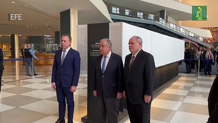 Naciones Unidas exhibe un libro con los nombres de millones de víctimas del Holocausto