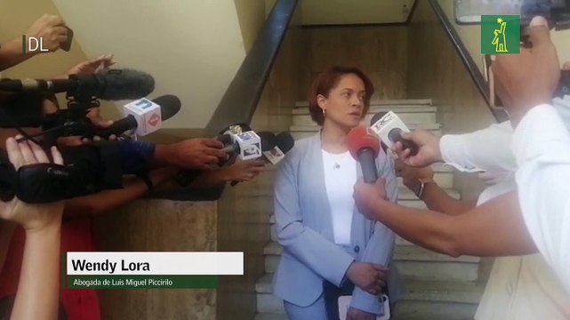 Llegan al Palacio de Justicia familiares y abogados de exfuncionarios detenidos en Operación Calamar