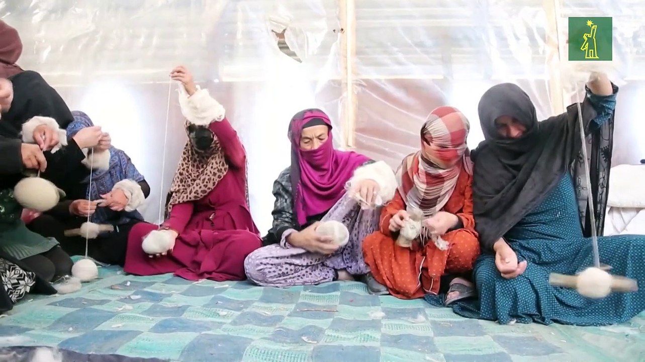 Desterradas de la sociedad, nuevas generaciones afganas luchan por subsistirMujeres Afganas