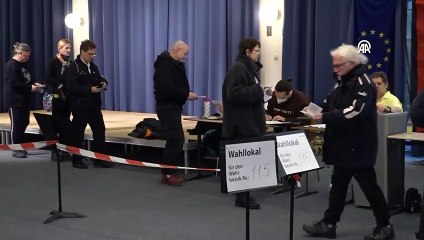 Almanya’da genel seçimler için oy verme işlemi başladı