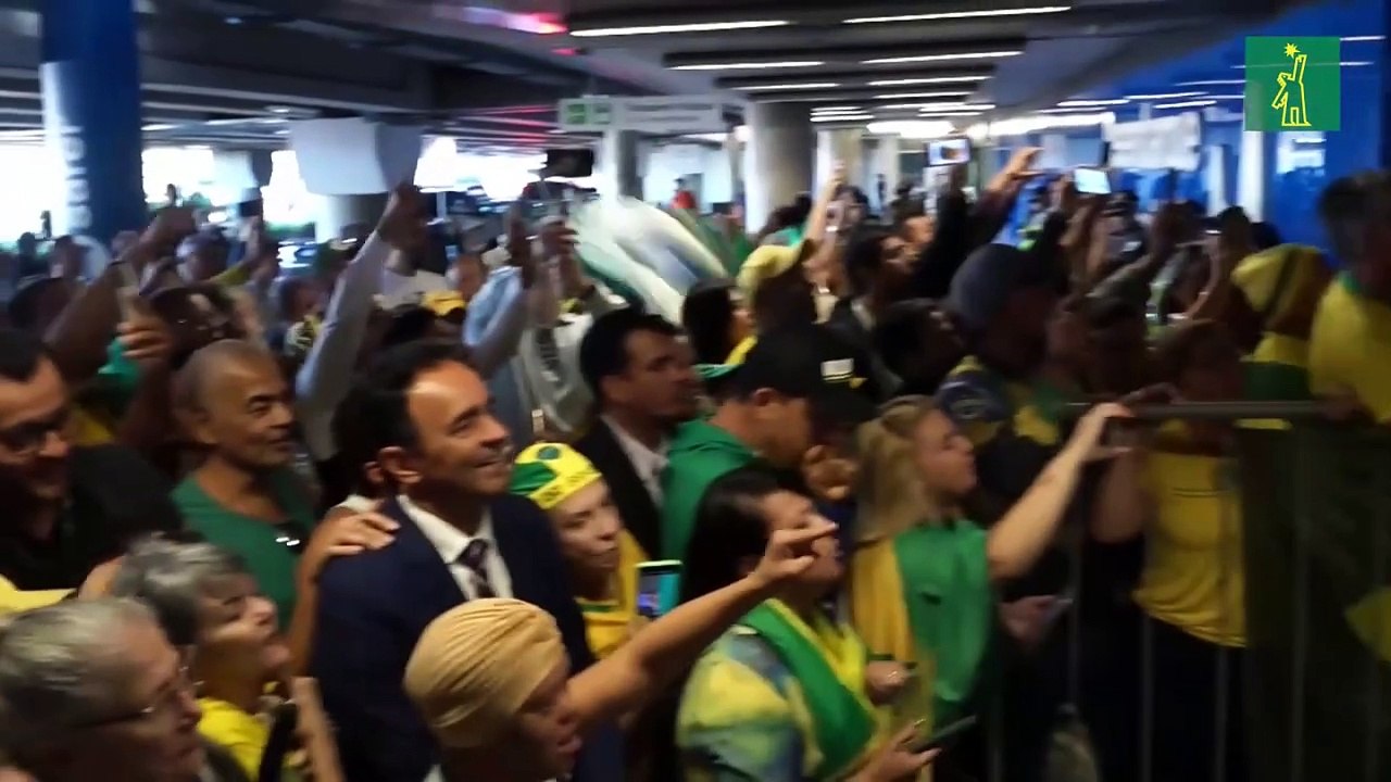 Bolsonaro regresa a Brasil después de tres meses en Estados Unidos