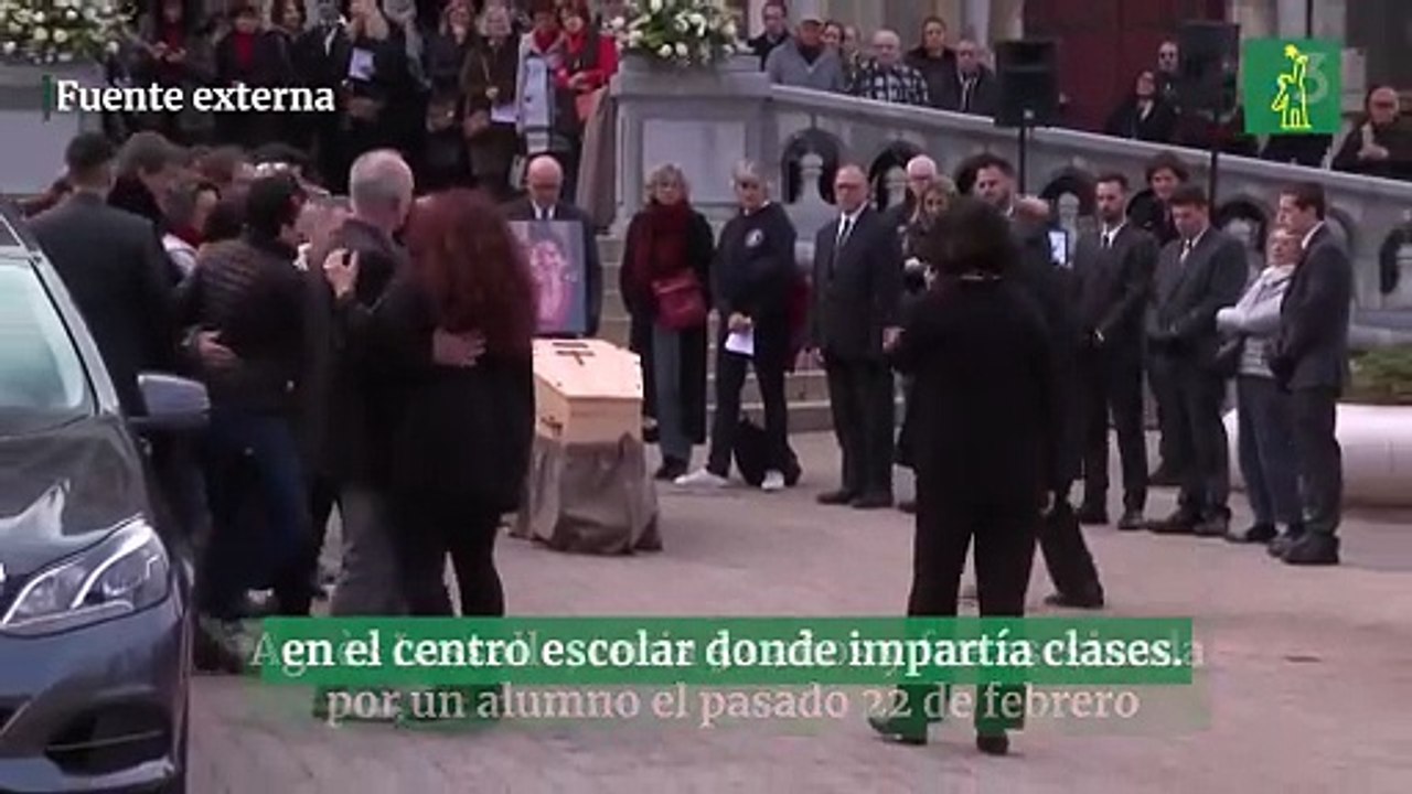 Viudo de la profesora asesinada por su estudiante  en Francia, quiso bailar con ella una última vez