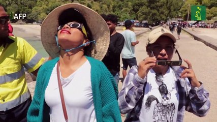 Eclipse solar total sobre el Pacífico deslumbra a observadores