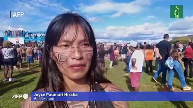 Cientos de indígenas brasileños exigen demarcación de territorios