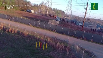 Acusan a 23 personas en EEUU por ataque a un centro de prácticas de la Policía